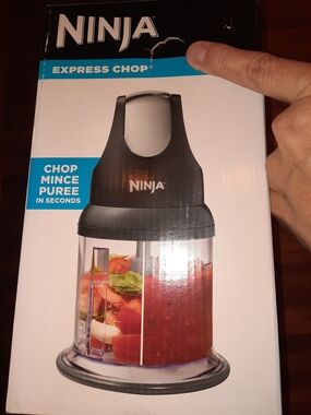 NWT Ninja Express Chop Mini Chopper New In Box Includes 16oz. 2 Cup Bowl